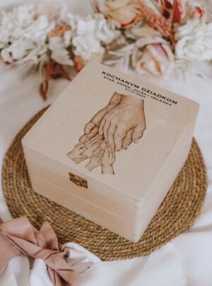 drewniane pudełko dla dziadków