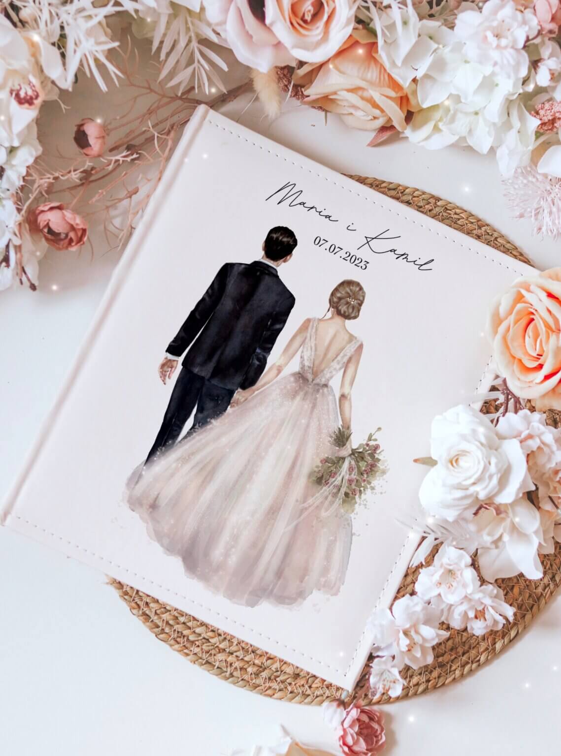 Personalizowany album na zdjęcia ślubne – prezent na ślub dla Pary Młodej zamiast kwiatów